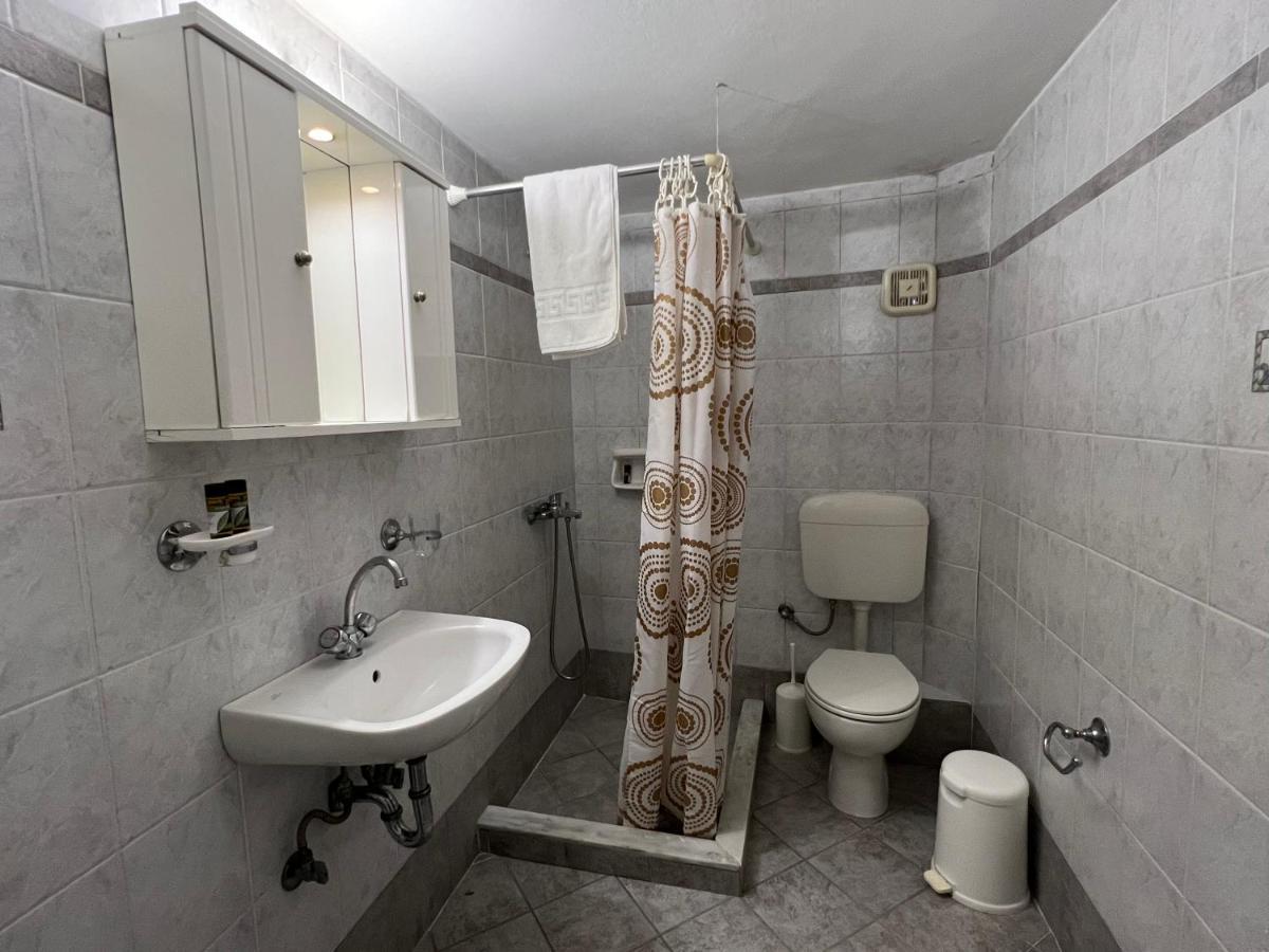 Athina Rooms Karvounades Εξωτερικό φωτογραφία
