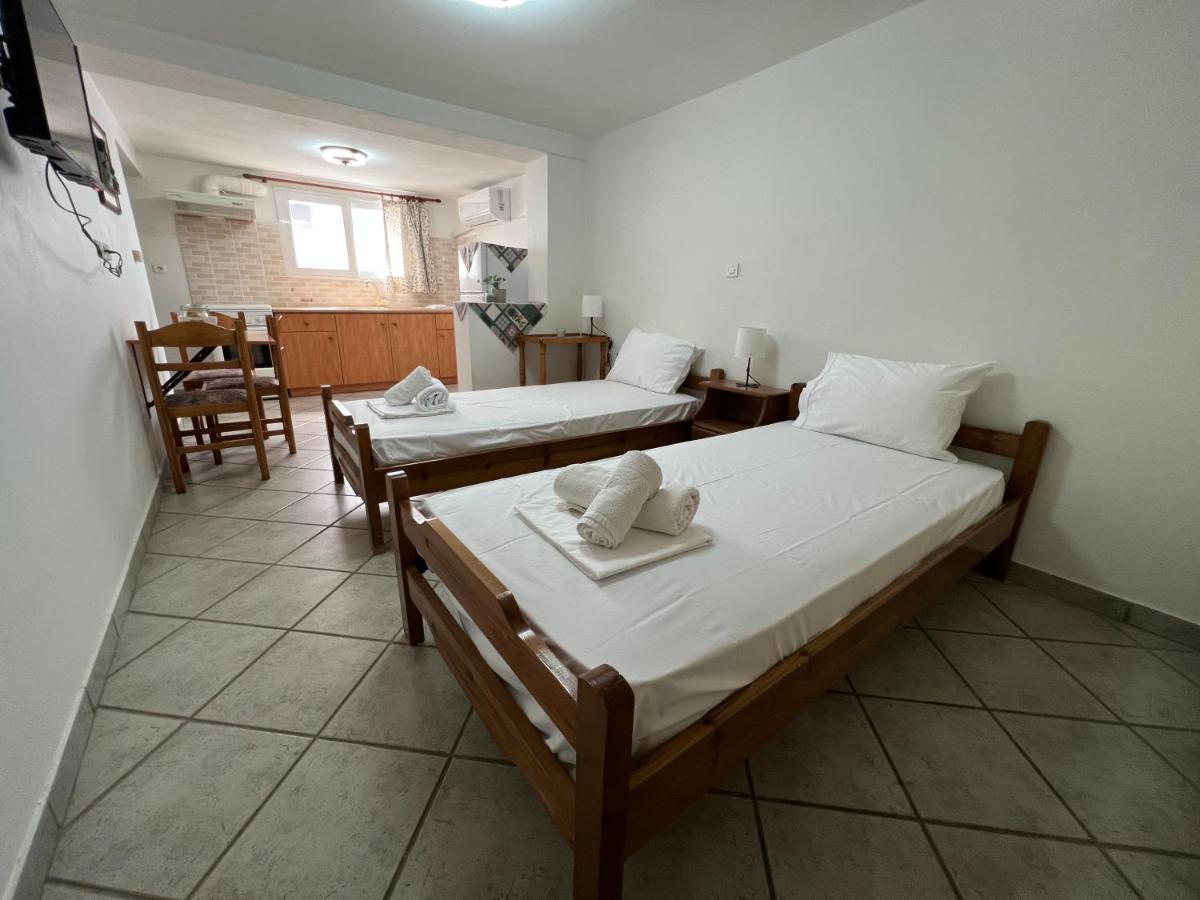 Athina Rooms Karvounades Εξωτερικό φωτογραφία