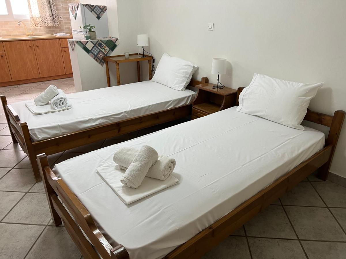 Athina Rooms Karvounades Εξωτερικό φωτογραφία