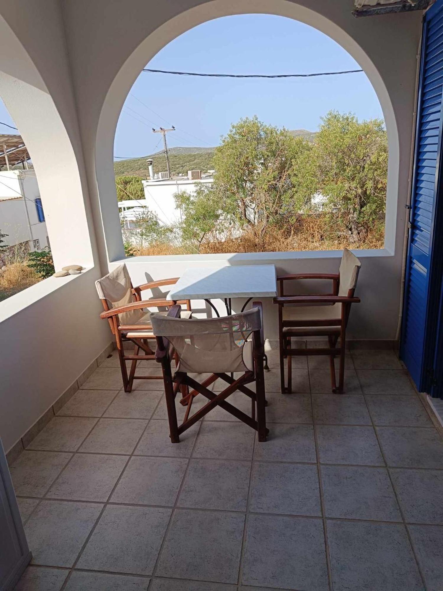 Athina Rooms Karvounades Εξωτερικό φωτογραφία